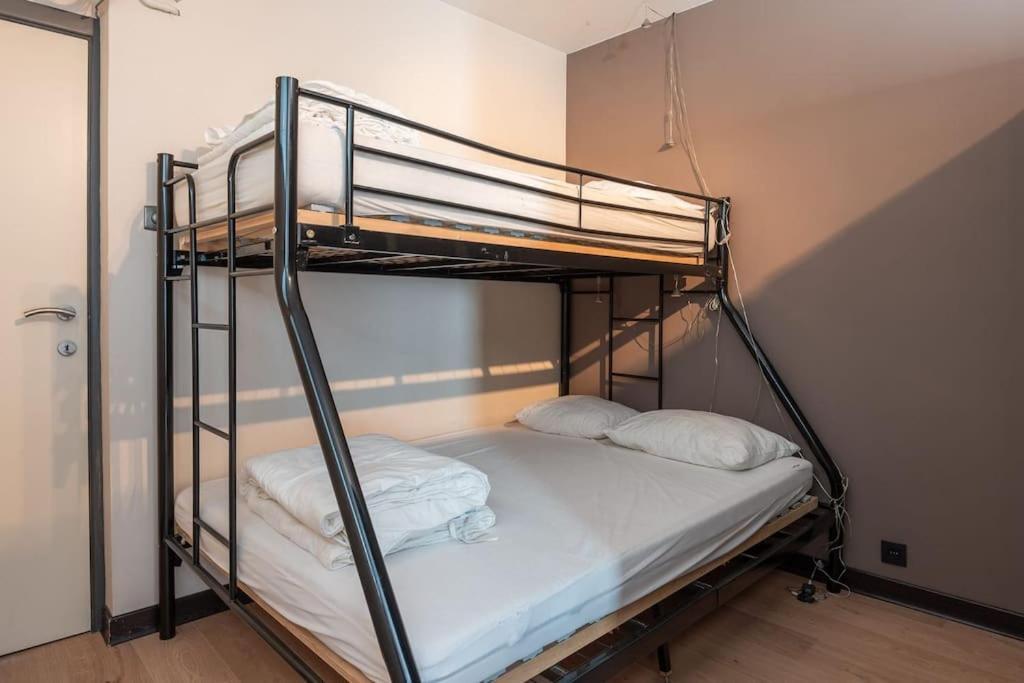 Spacious For 7 People Appartement Oostende